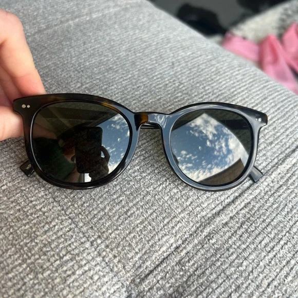 Warby Parker Ryland Sunglasses - Picture 2 of 6